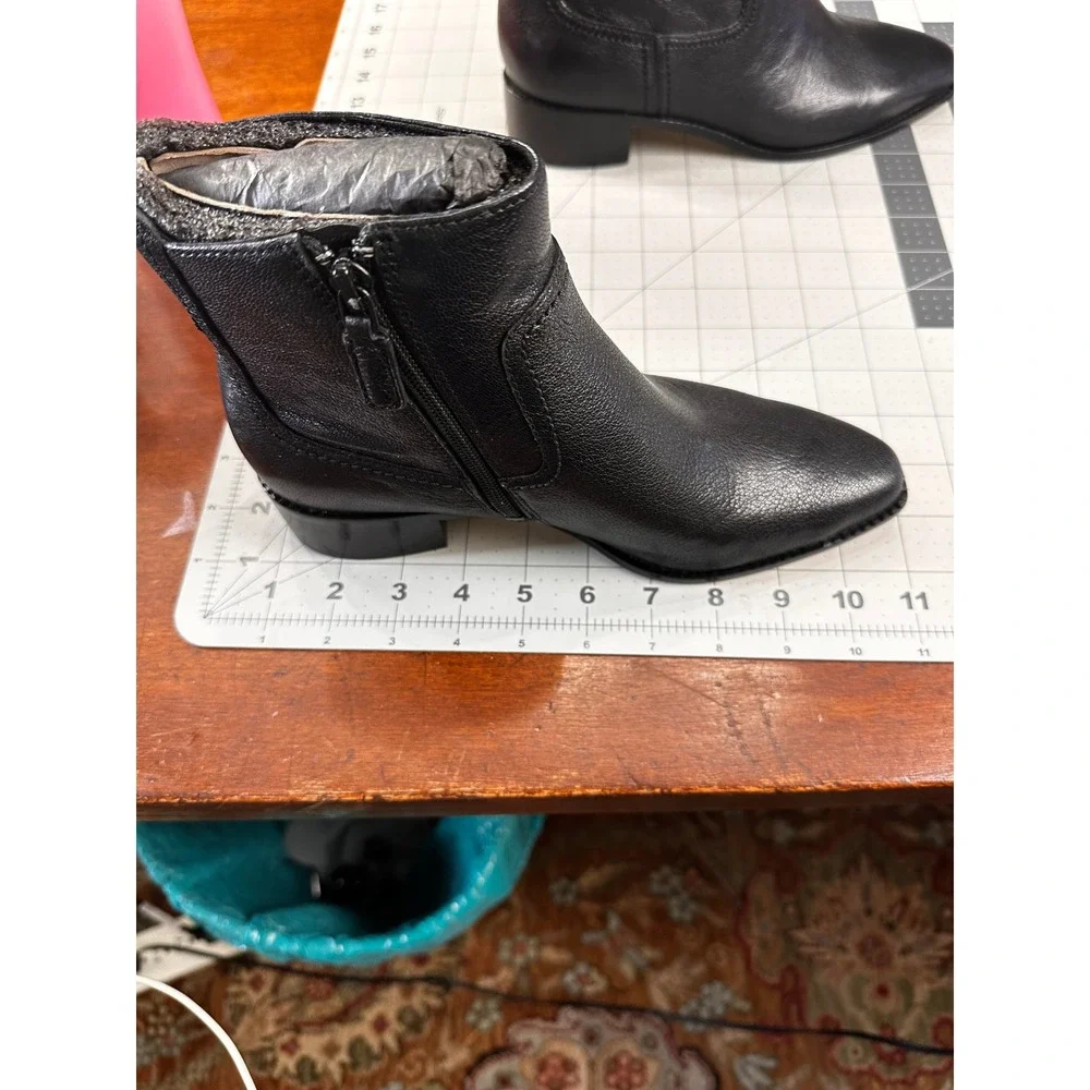 Cole Haan Grand Ambition Black Leather Ankle Boots Pointed‎ Toe Size 6.5B